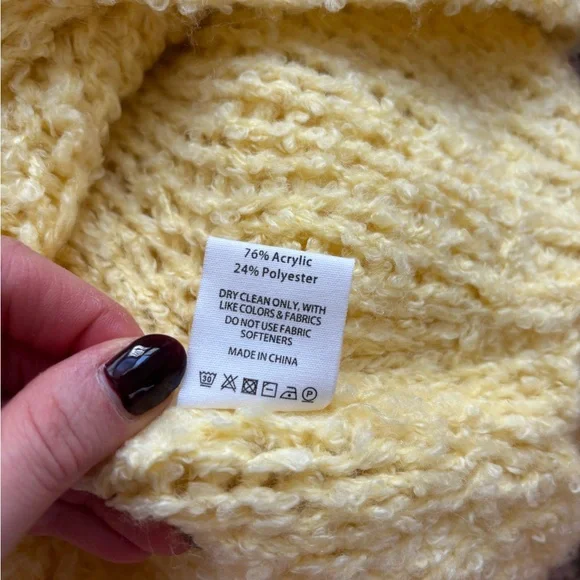 Rumored Soft Yellow Nonna Chunky Crew Neck Sweater - Picture 11 of 12